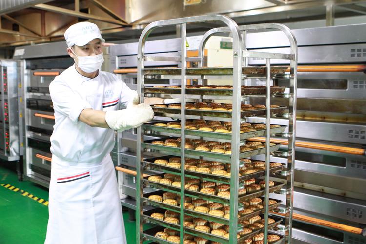 月饼糕点包装封口机常见3个痛点解决指南：封膜起皱、虚封、换款调机慢的实用技巧
